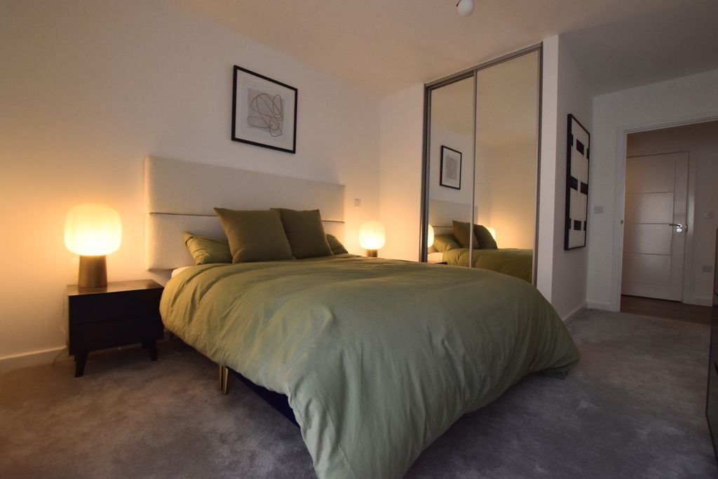 Property photo 2 of 12 Flat 10 Grand Court Wardrobes