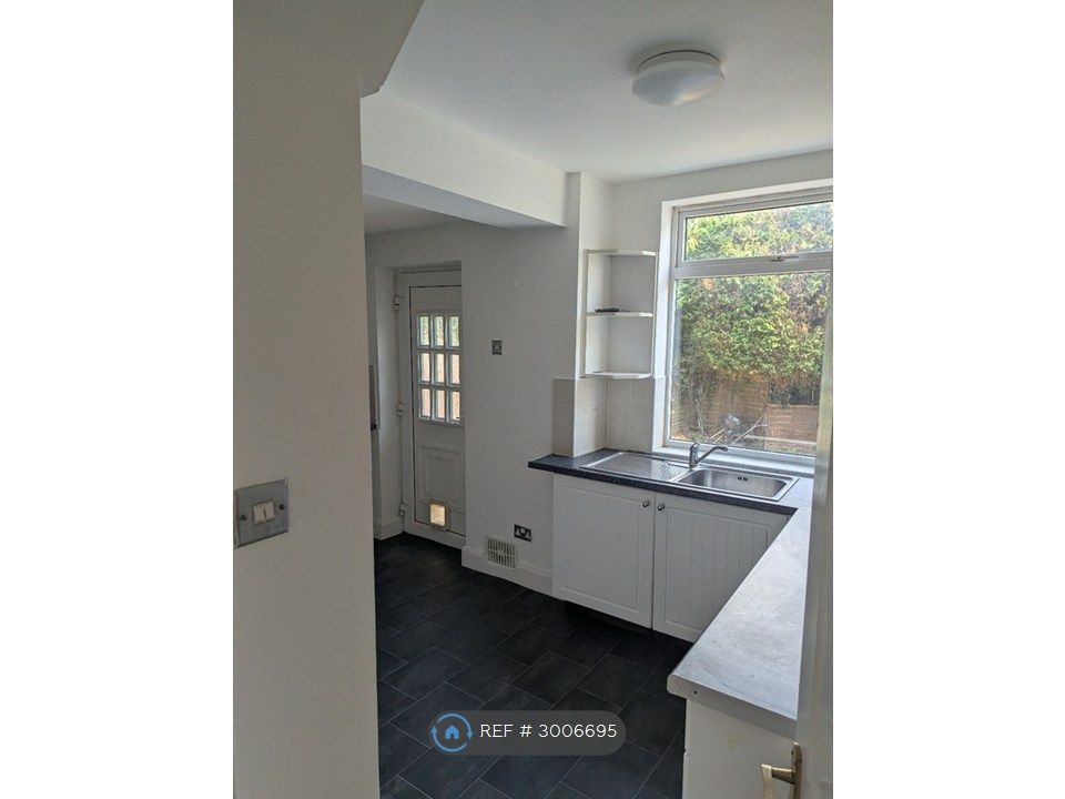 Property photo 3 of 16 Kitchen With Access To Back Garden And Garage