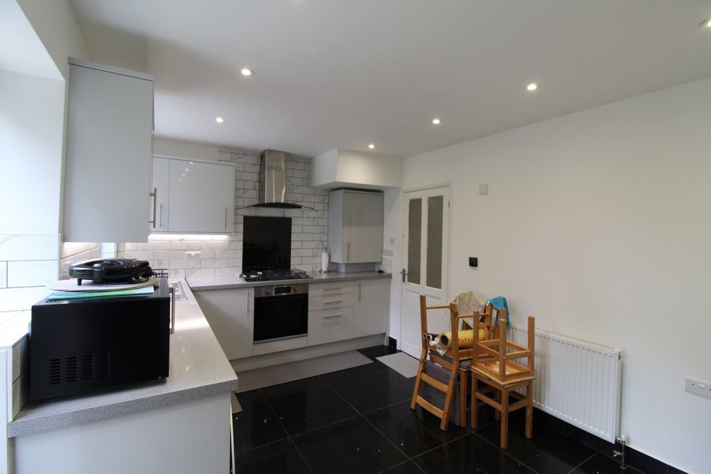 Property photo 2 of 14 Gallery