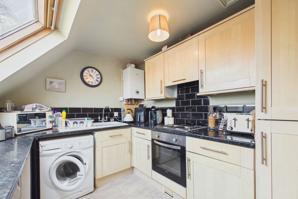 Property photo 2 of 9 Picture No. 13