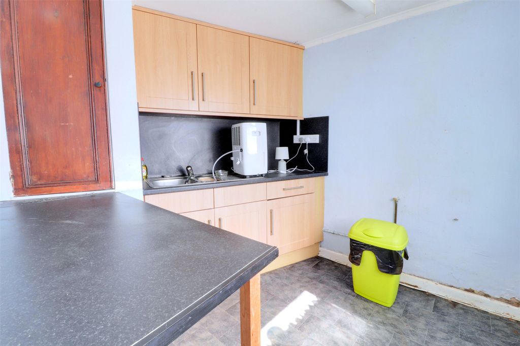Property photo 3 of 14 Picture No. 02