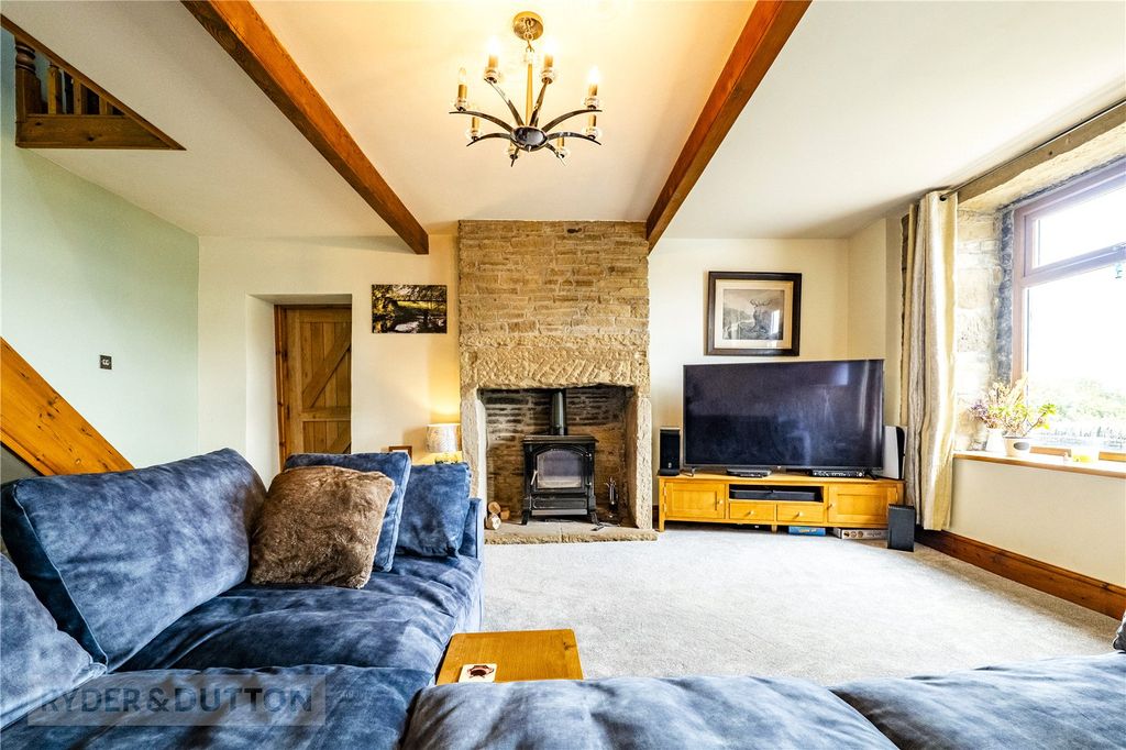 Property photo 2 of 27 Living Room