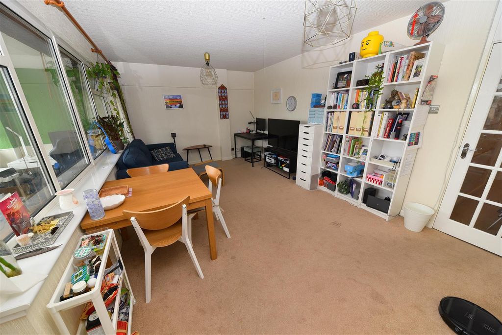 Property photo 3 of 15 Living2.Jpg