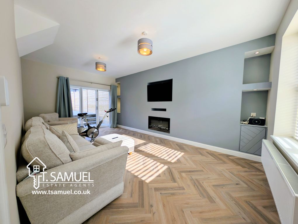 Property photo 2 of 30 Living Room