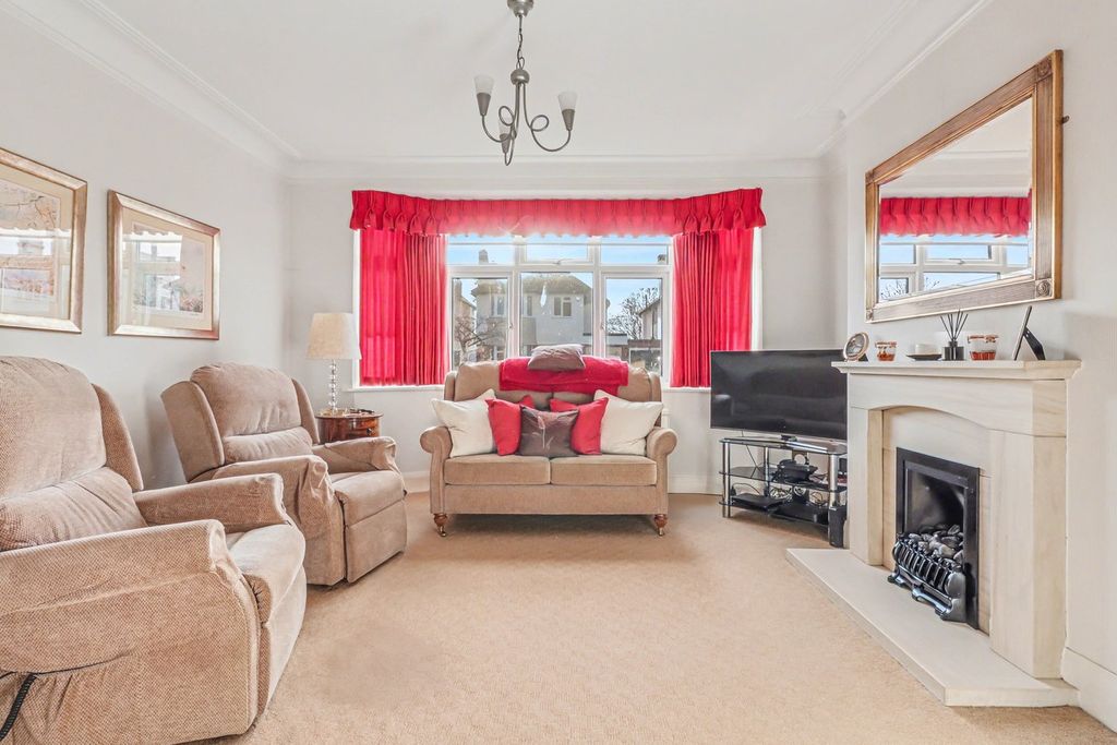 Property photo 2 of 18