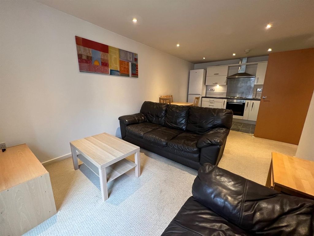 Property photo 2 of 13
