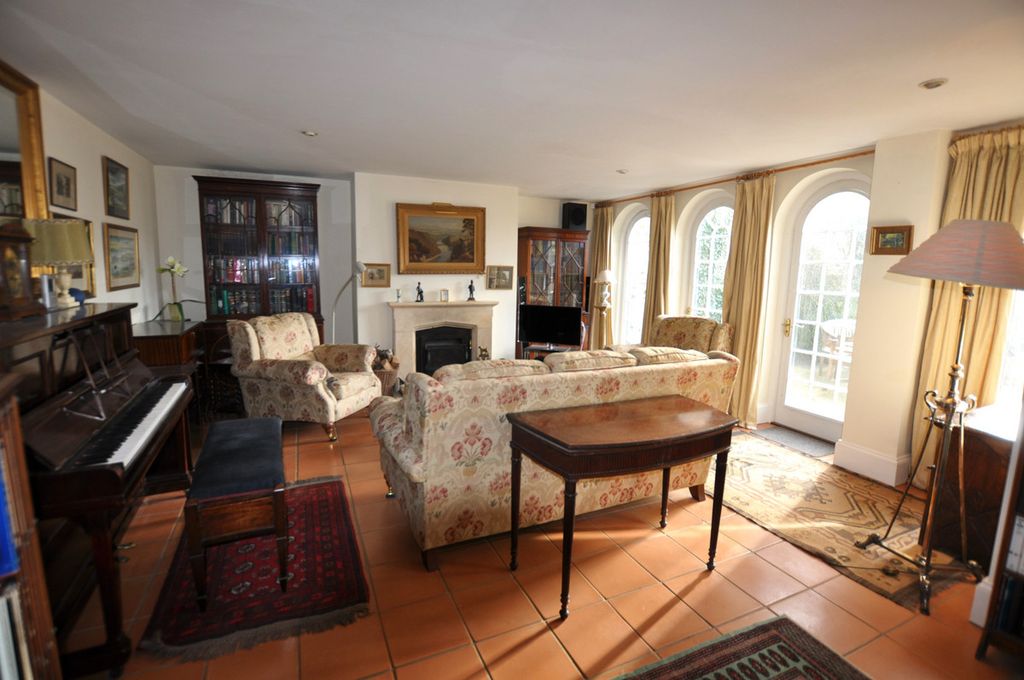 Property photo 2 of 24