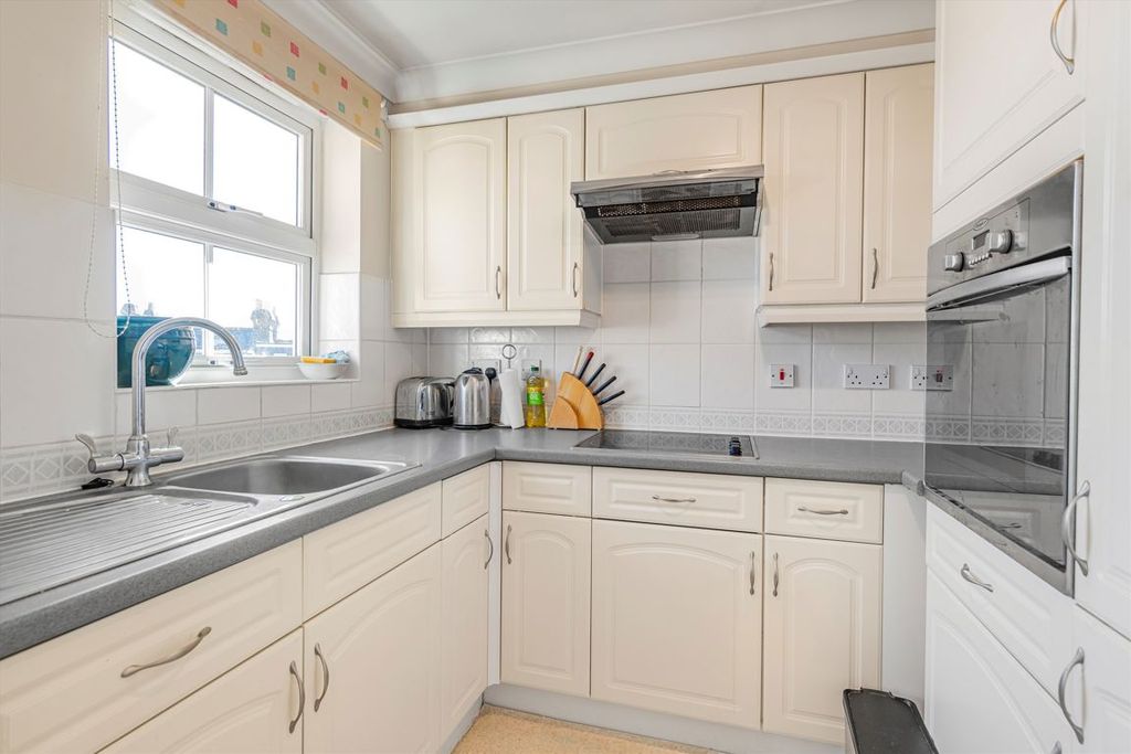 Property photo 3 of 4