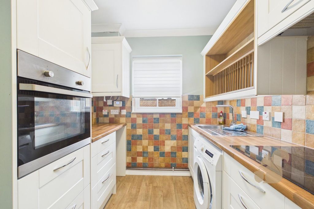 Property photo 3 of 17 Cam01659G0-Pr0790-Still003.Jpg