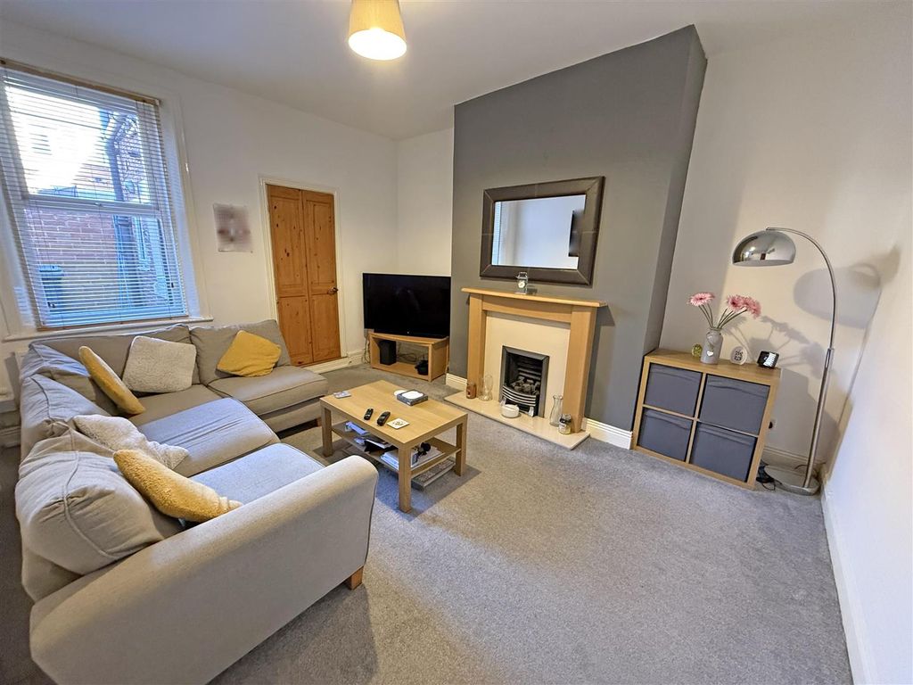Property photo 3 of 10 Living Room.Jpg