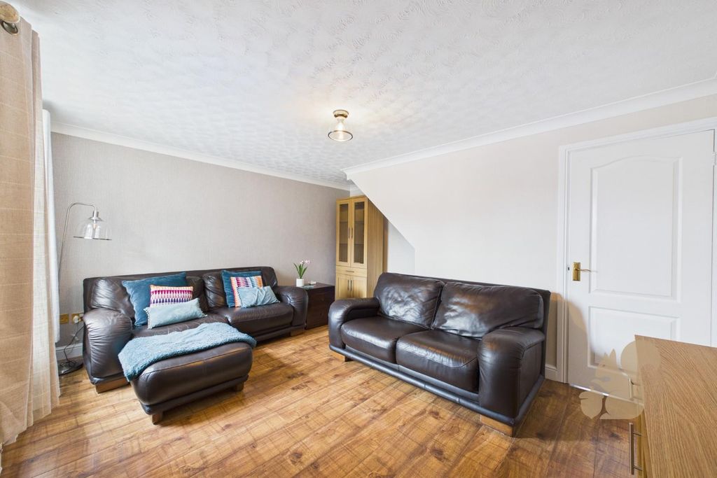 Property photo 2 of 19 Cam01659G0-Pr0749-Still015.Jpg