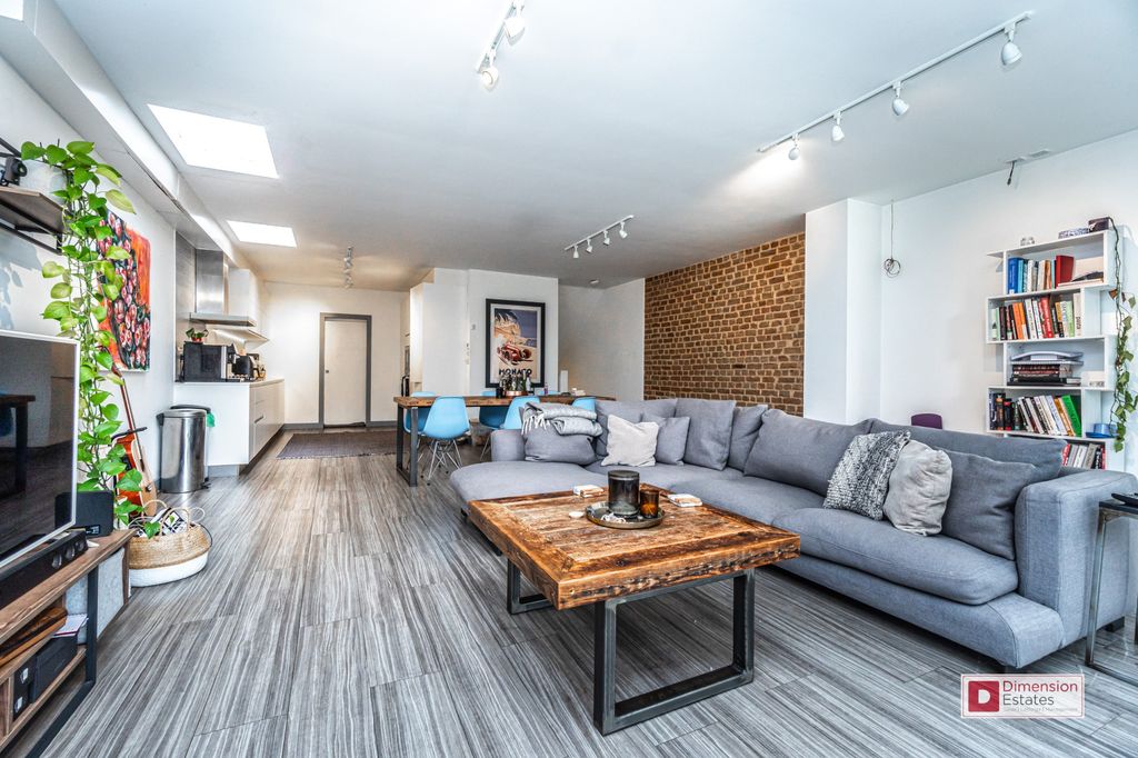 Property photo 3 of 18