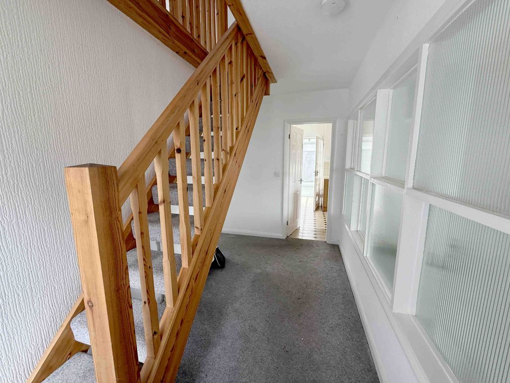 Property photo 3 of 17 Gallery