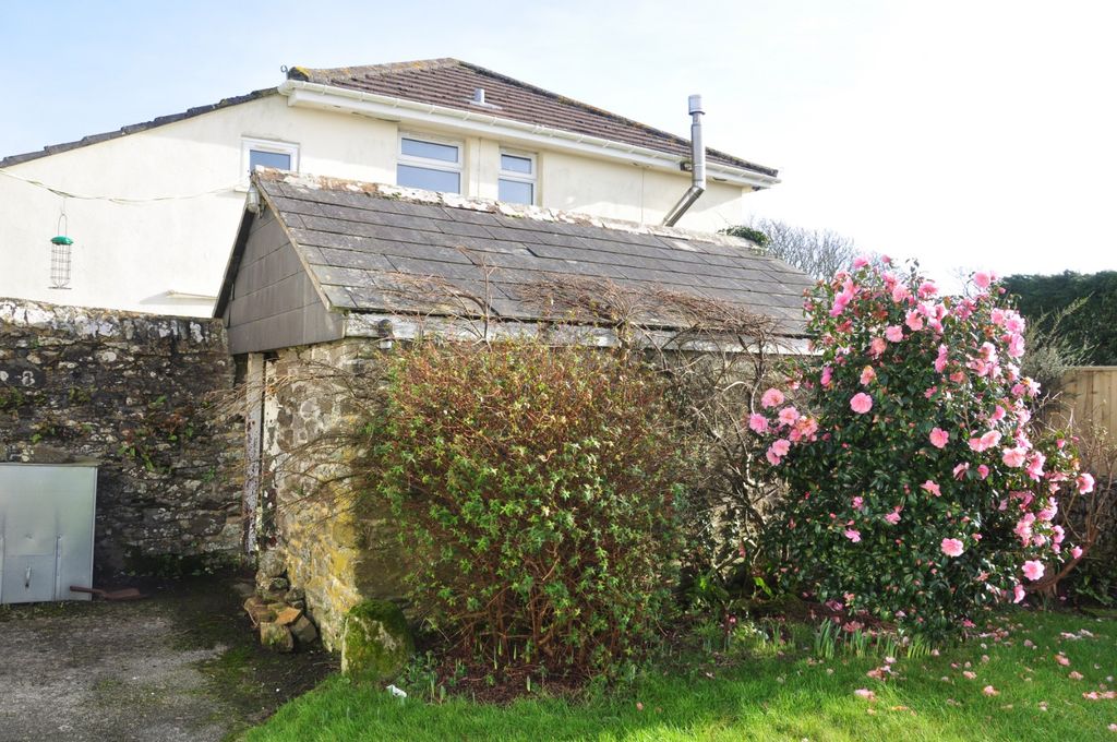 Property photo 2 of 20 3376097
