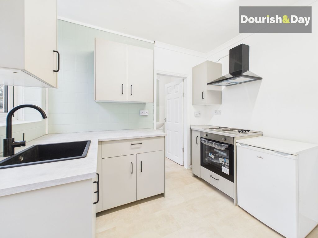 Property photo 3 of 15 Kitchen