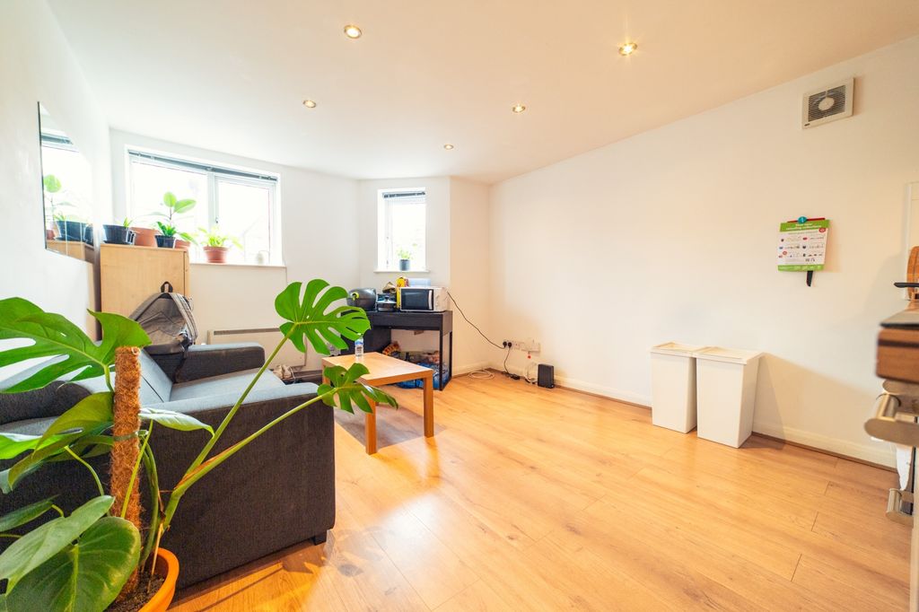 Property photo 1 of 6 Call 02920 668585 To Secure Your Viewing_6