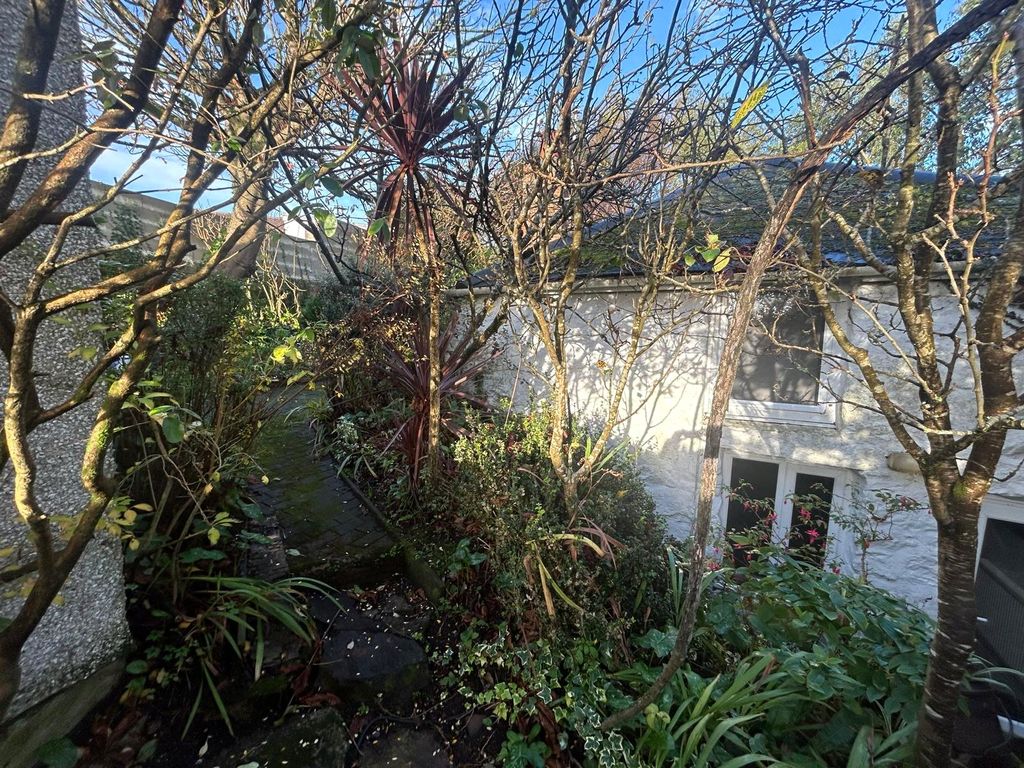 Property photo 2 of 17 Picture No. 25