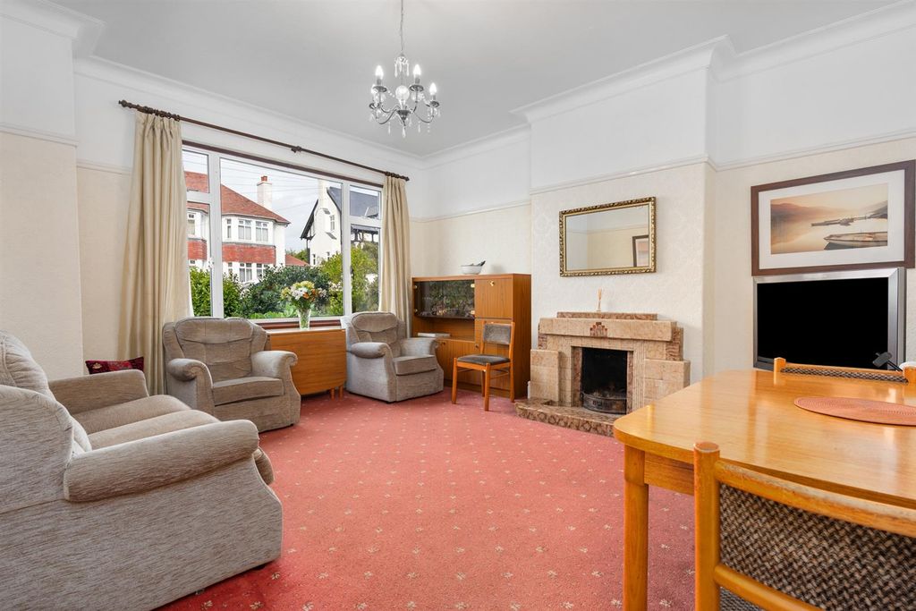 Property photo 3 of 22 49 Devonshire Road, Douglas (9).Jpg
