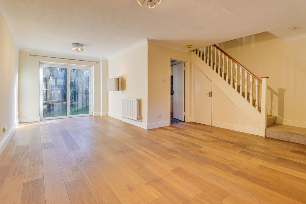 Property photo 2 of 10 Img3930Img3932