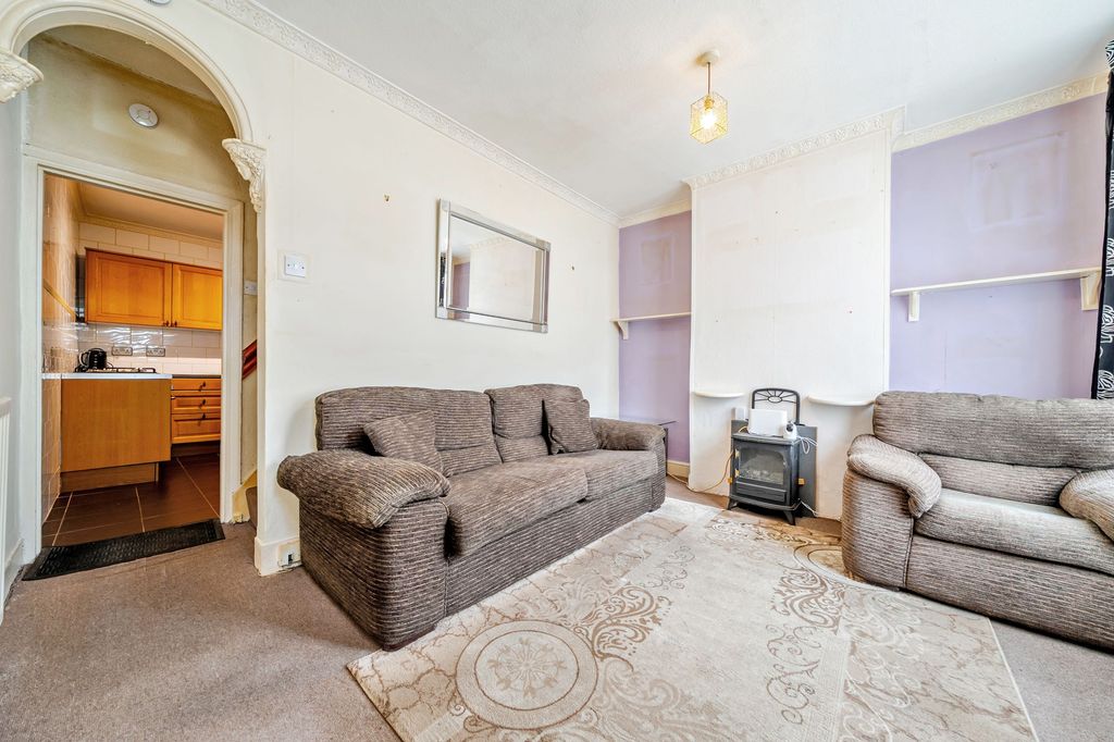 Property photo 2 of 13