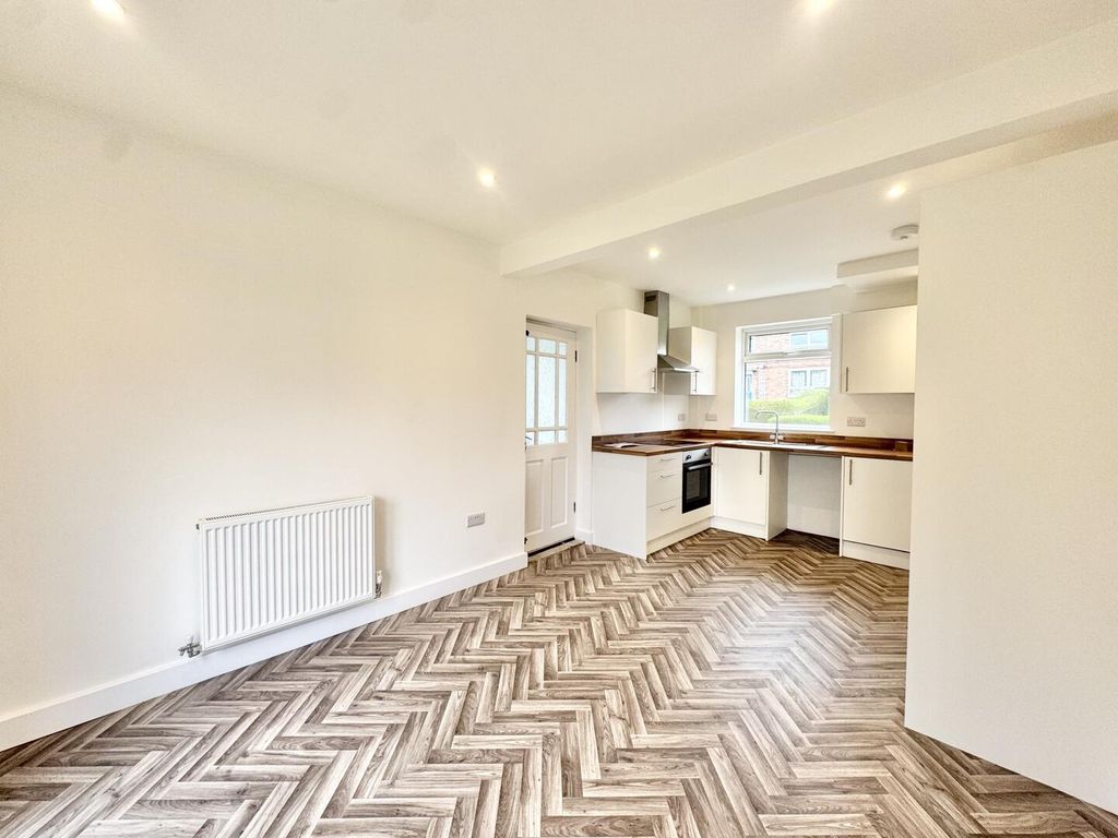 Property photo 2 of 15 Dining/Kitchen