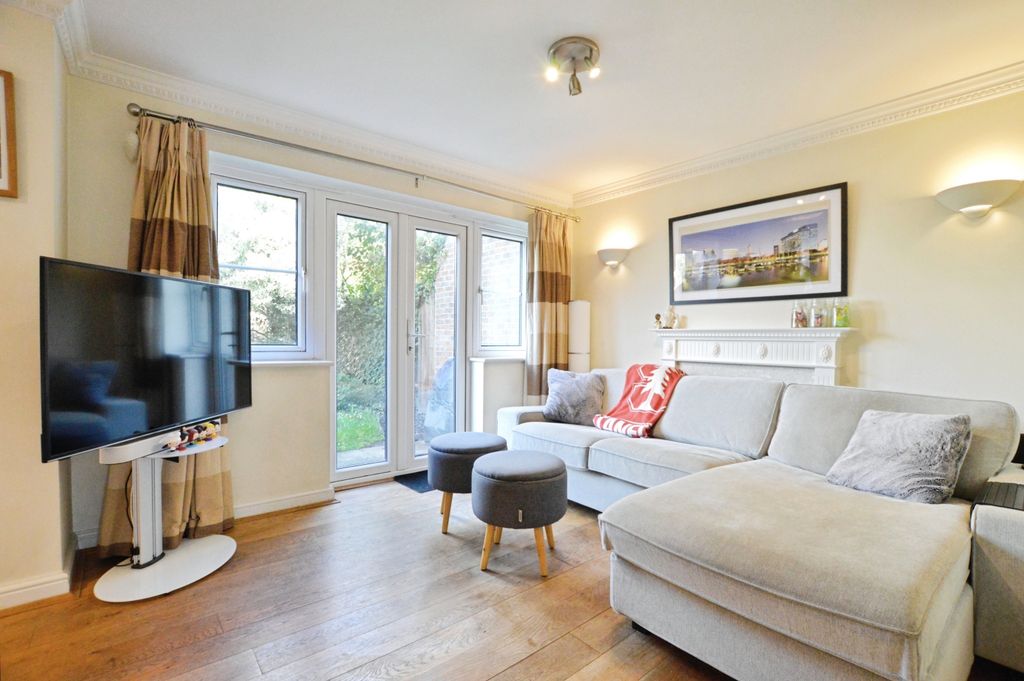 Property photo 2 of 11