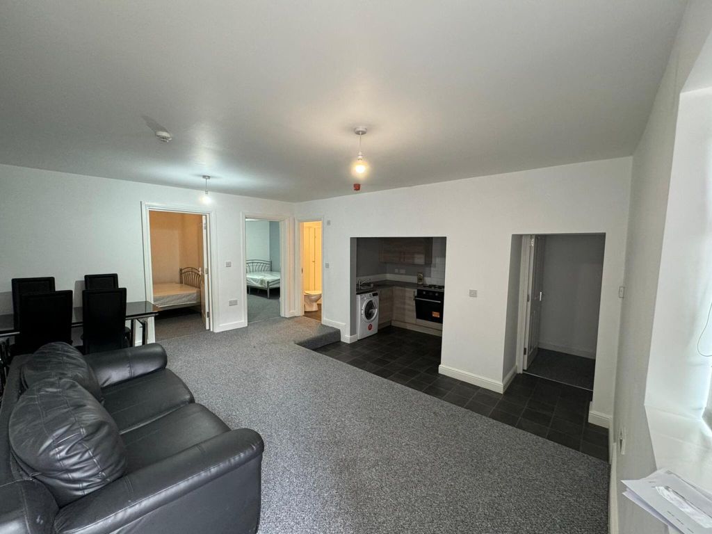 Property photo 2 of 25
