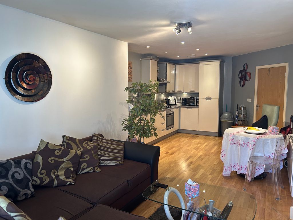 Property photo 2 of 25