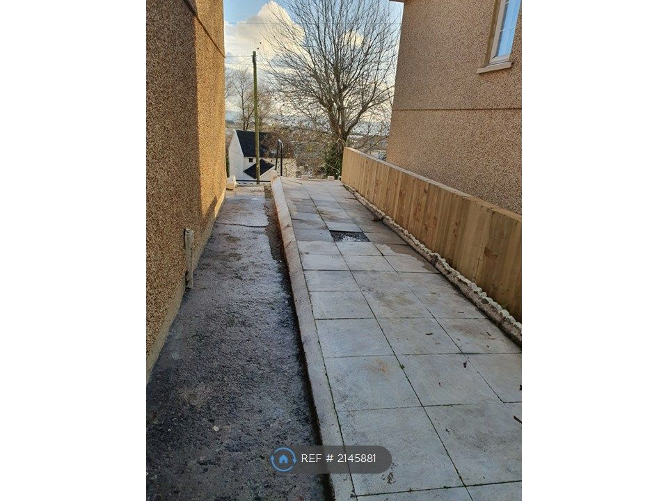 Property photo 3 of 28