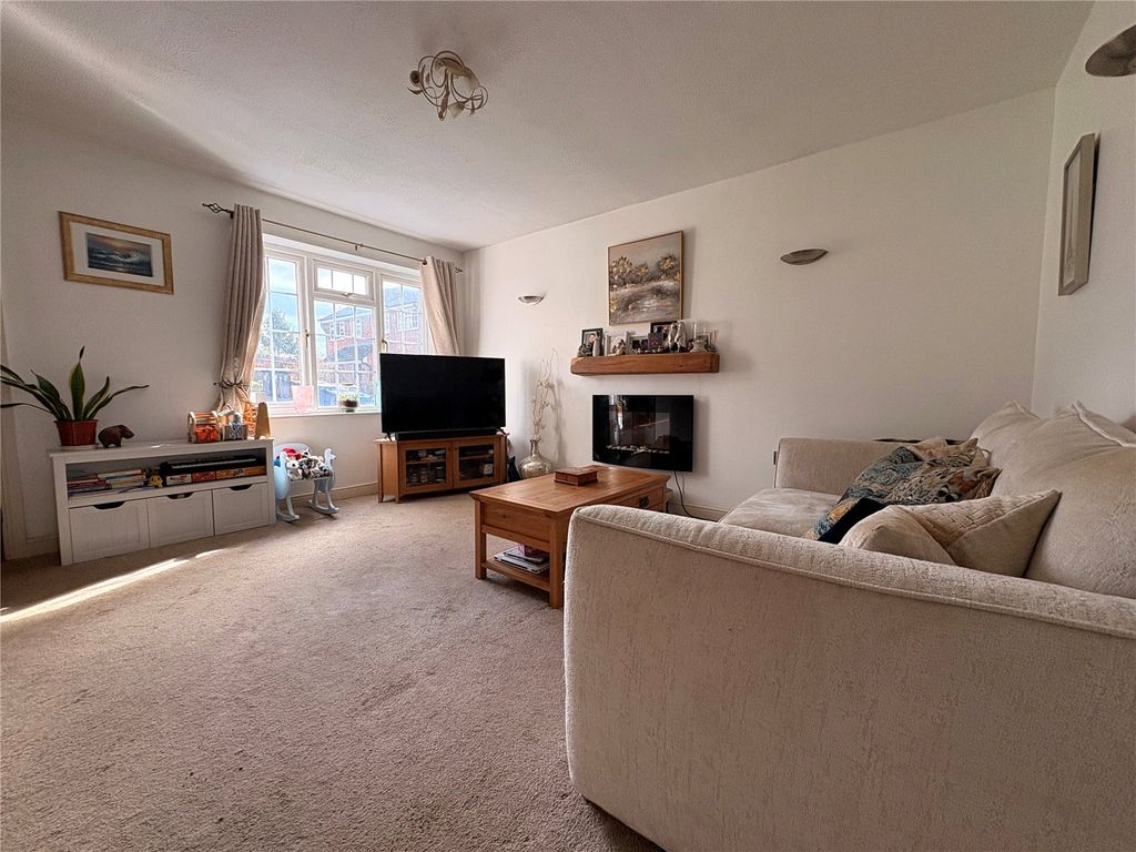 Property photo 2 of 22 Picture No. 21