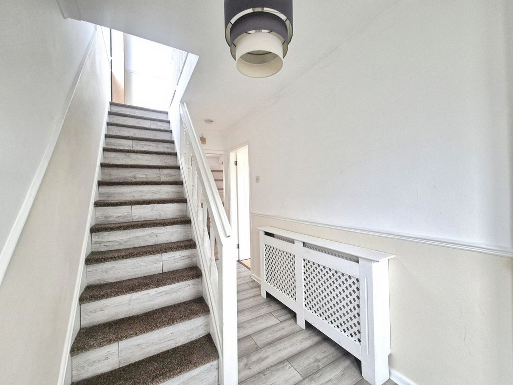 Property photo 2 of 13 Hallway