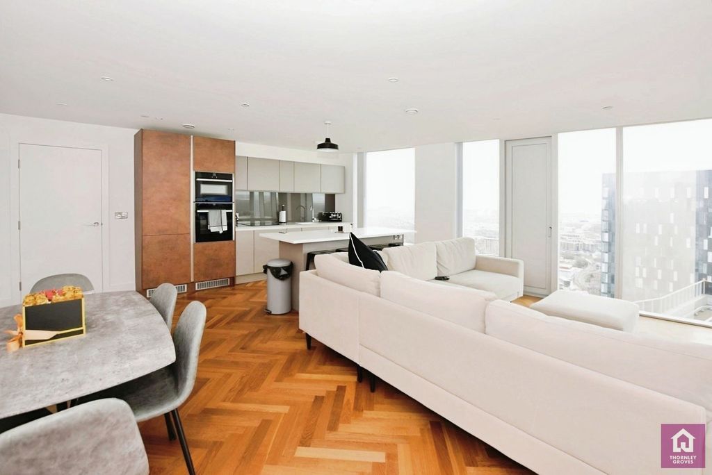Property photo 3 of 25 Pbox-Img.Jpg