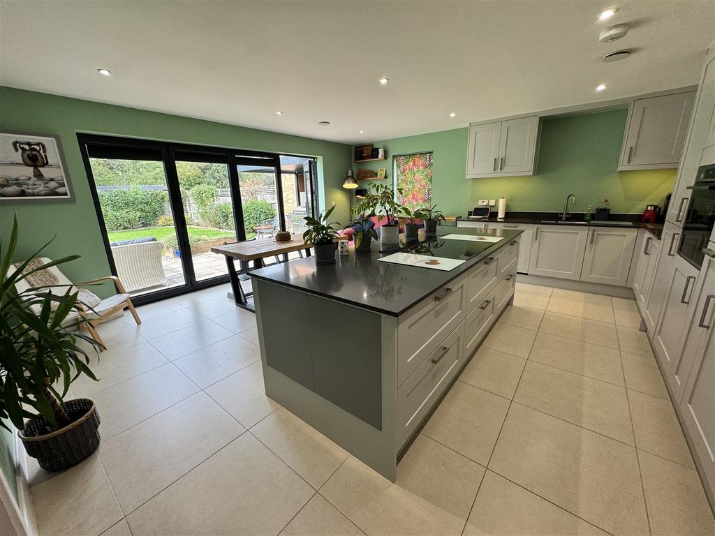 Property photo 3 of 18