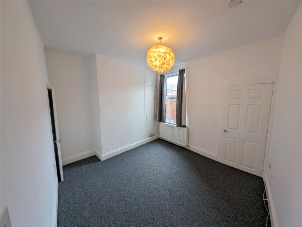 Property photo 3 of 8 Dining Room