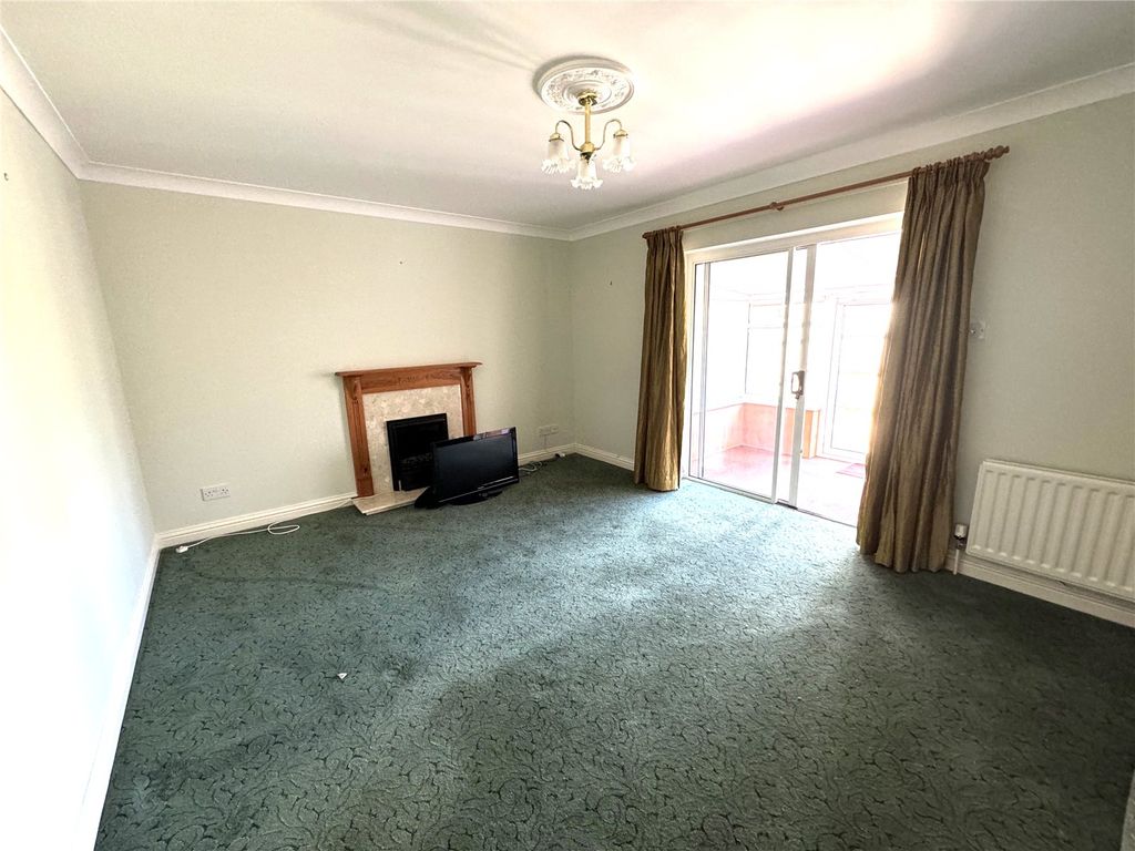 Property photo 3 of 8 Sitting Room