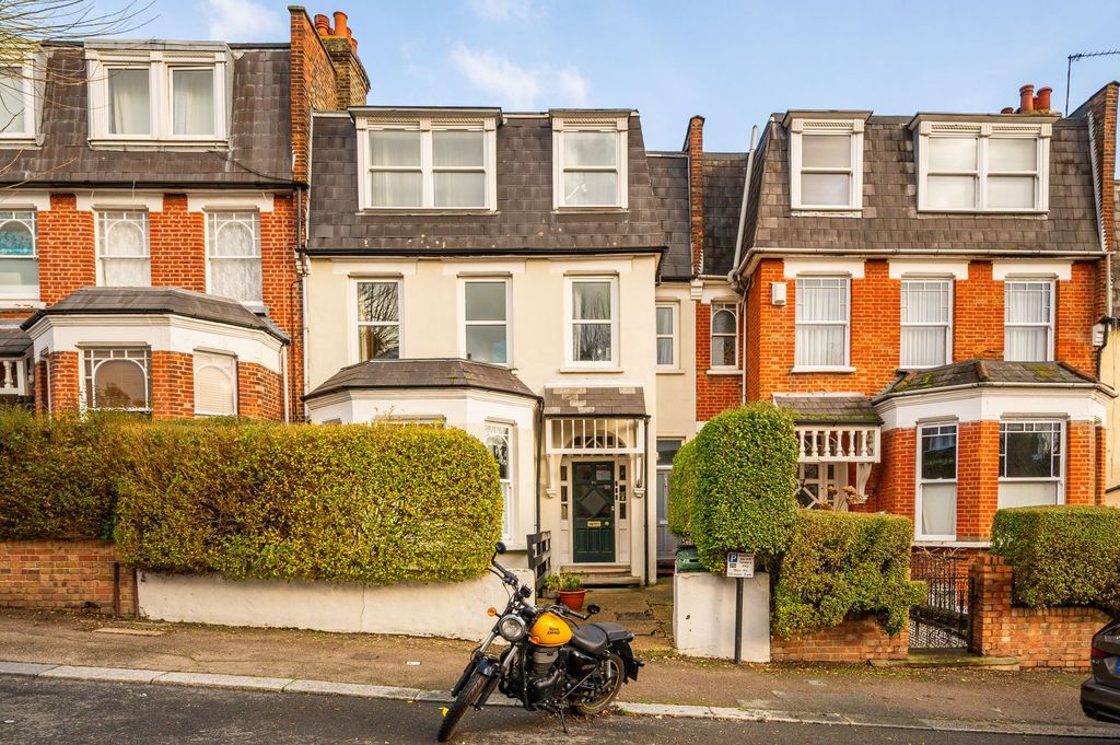 Property photo 1 of 18