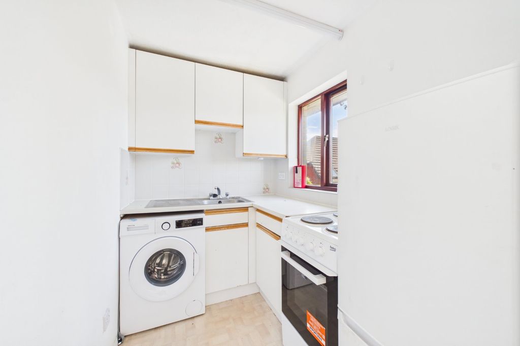 Property photo 3 of 5 Picture No. 06