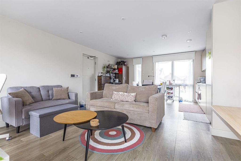 Property photo 2 of 15 12_75954.Jpg