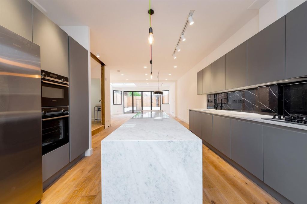 Property photo 2 of 9 2.Jpg