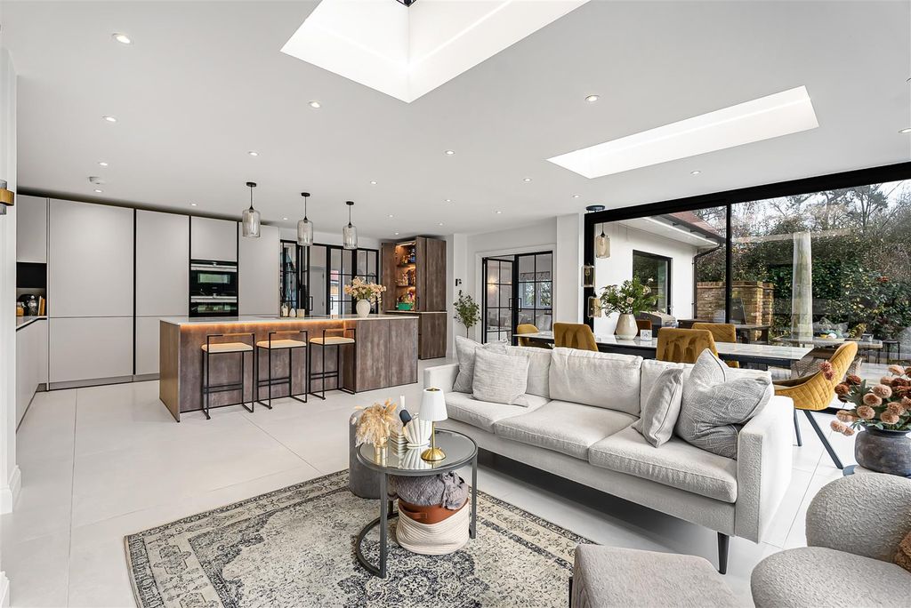 Property photo 2 of 36 37_69029.Jpg