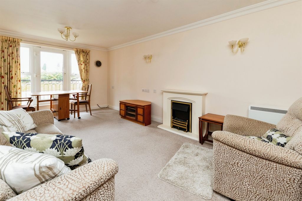 Property photo 2 of 16