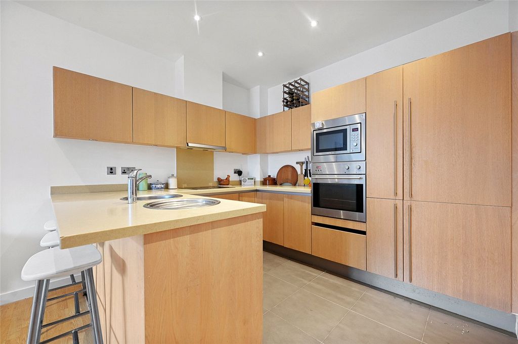 Property photo 2 of 9 Picture No. 11