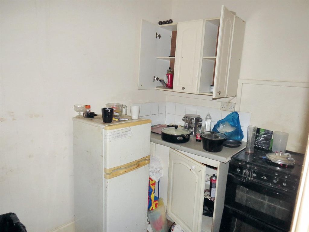 Property photo 2 of 6 Kitchen 2.Jpeg