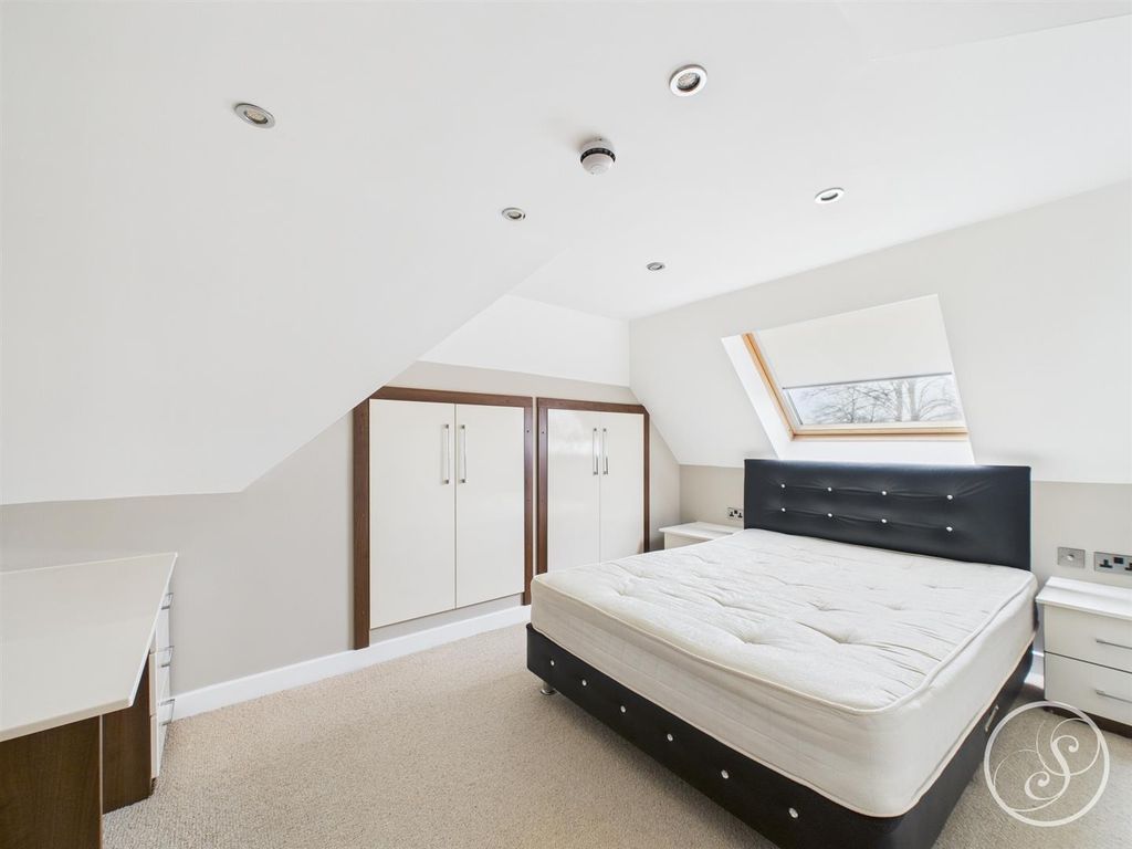 Property photo 2 of 17 Cam02071G0-Pr0818-Still008.Jpg