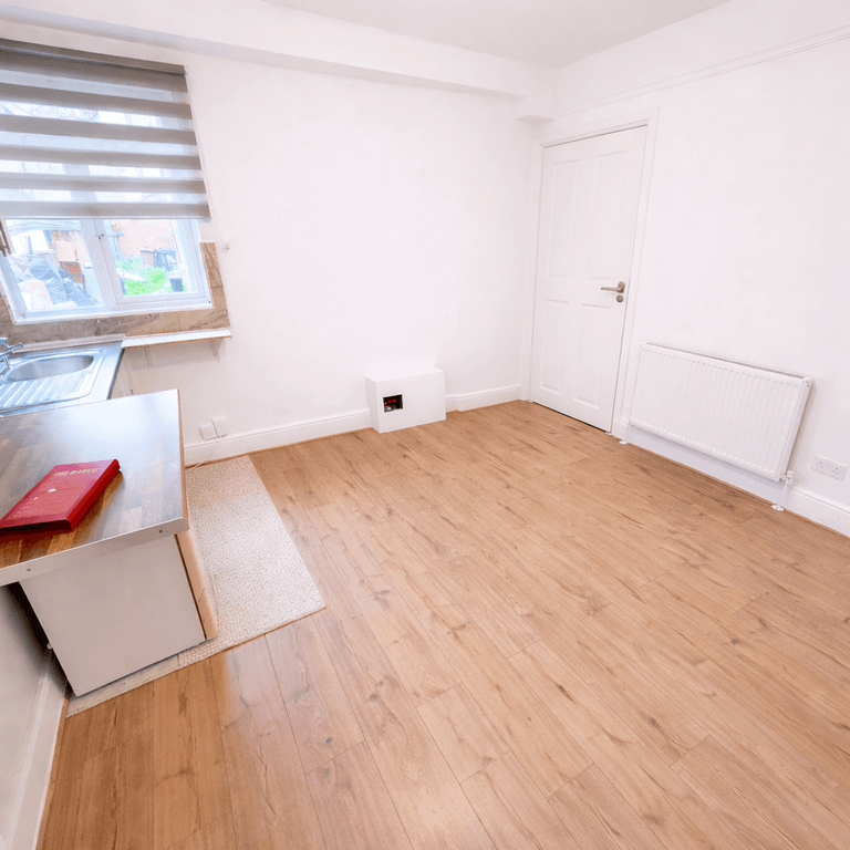 Property photo 1 of 2 Room