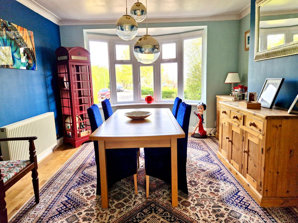 Property photo 3 of 25 Dining Room