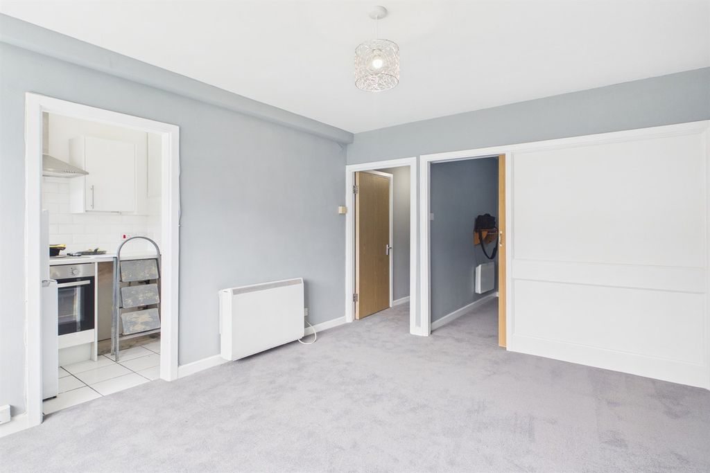 Property photo 2 of 5 Living Room