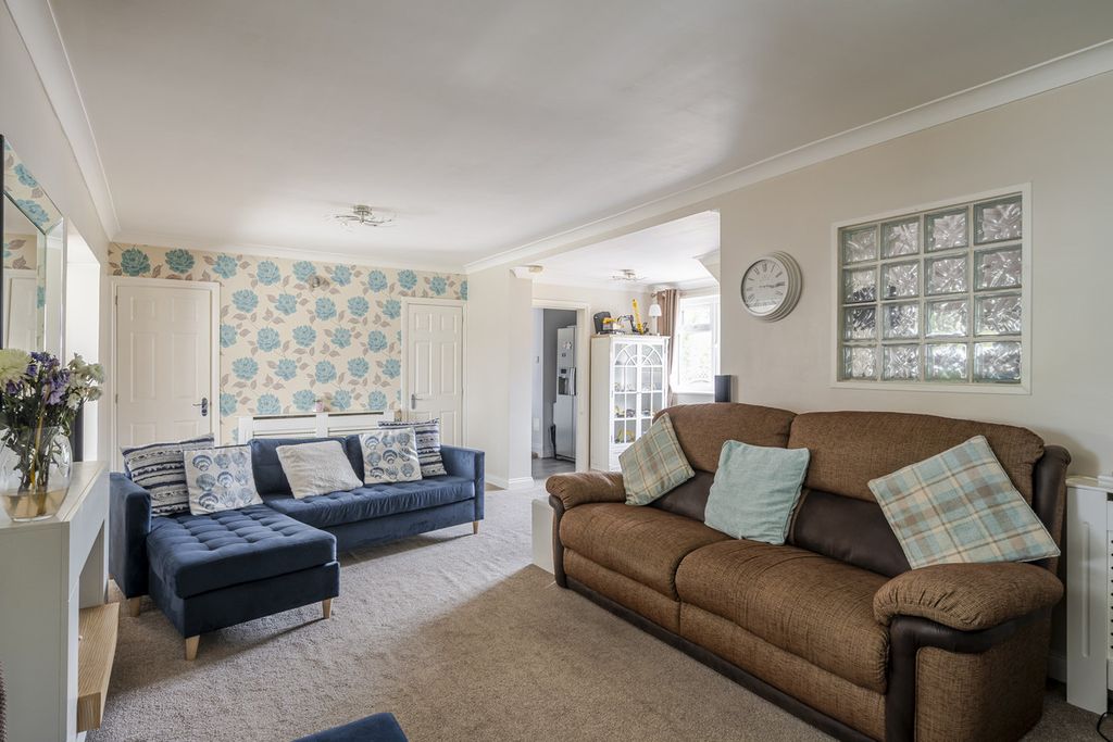 Property photo 3 of 21