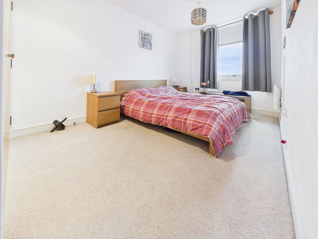 1 bed flat for saleDock Head Road, Chatham ME4 photo 5