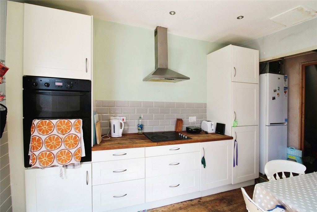Property photo 2 of 11 Picture No. 08
